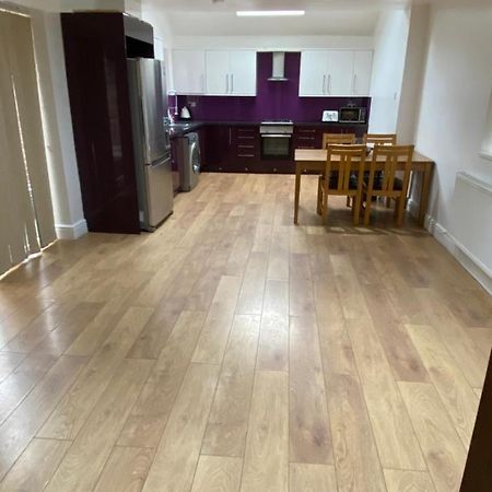 Big Room Rusholme With Tv And Private Bathroom-Parking&Wifi Manchester Esterno foto