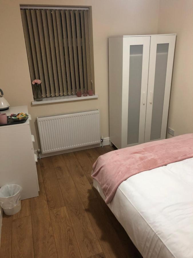 Big Room Rusholme With Tv And Private Bathroom-Parking&Wifi Manchester Esterno foto