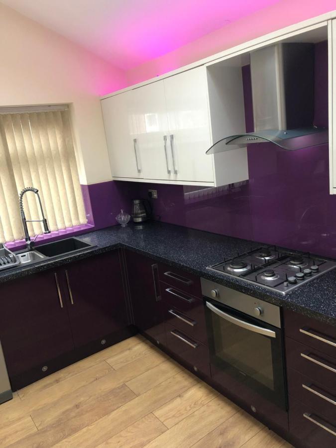 Big Room Rusholme With Tv And Private Bathroom-Parking&Wifi Manchester Esterno foto