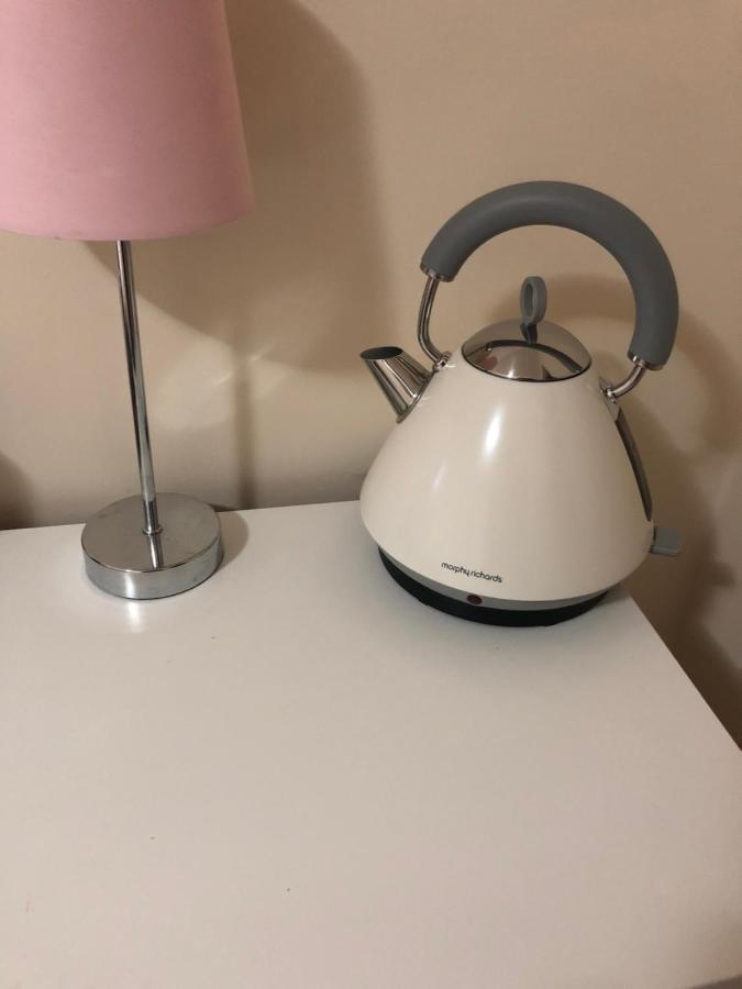 Big Room Rusholme With Tv And Private Bathroom-Parking&Wifi Manchester Esterno foto