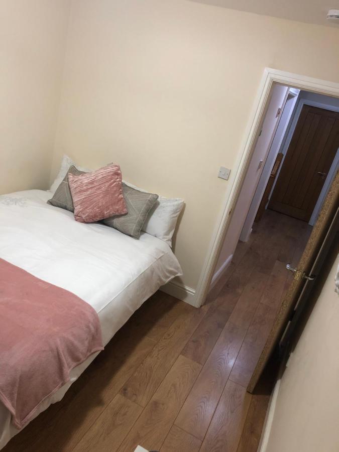 Big Room Rusholme With Tv And Private Bathroom-Parking&Wifi Manchester Esterno foto