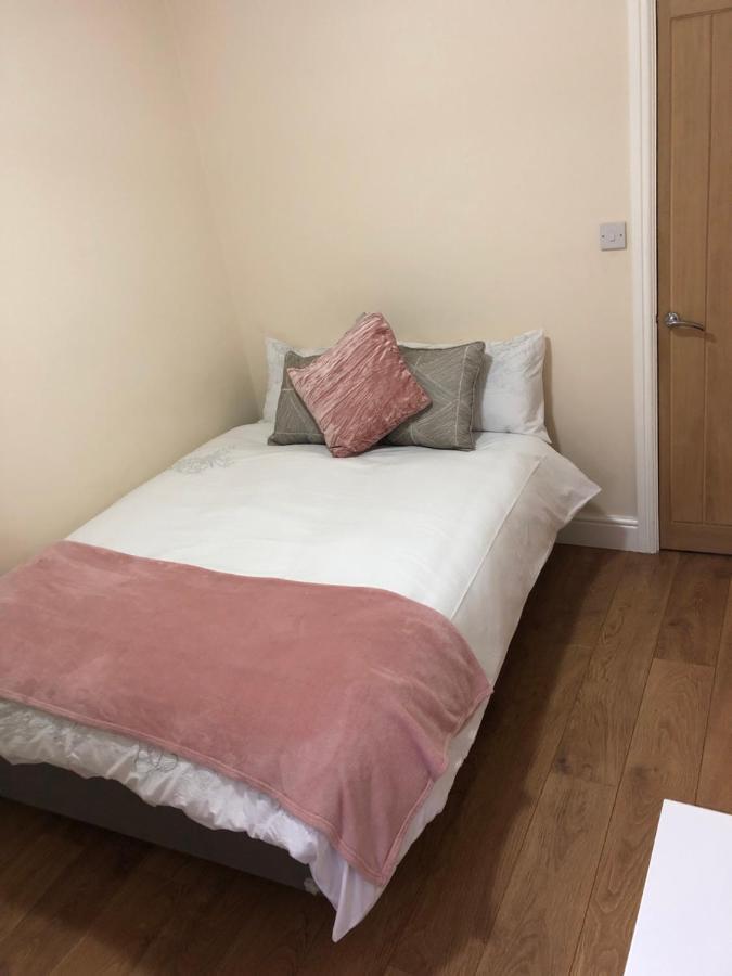 Big Room Rusholme With Tv And Private Bathroom-Parking&Wifi Manchester Esterno foto