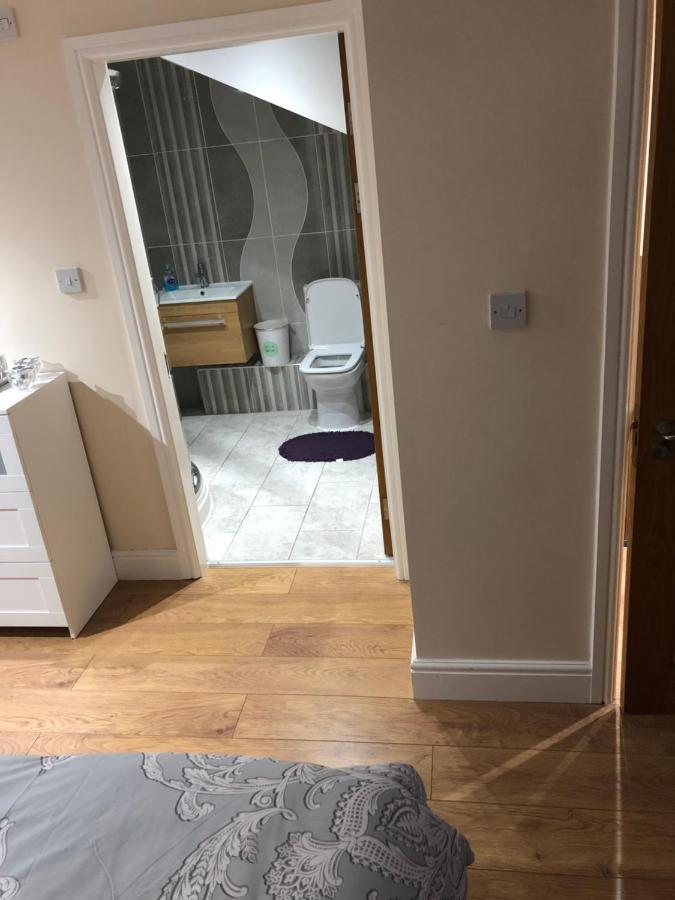Big Room Rusholme With Tv And Private Bathroom-Parking&Wifi Manchester Esterno foto