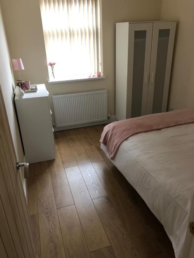 Big Room Rusholme With Tv And Private Bathroom-Parking&Wifi Manchester Esterno foto