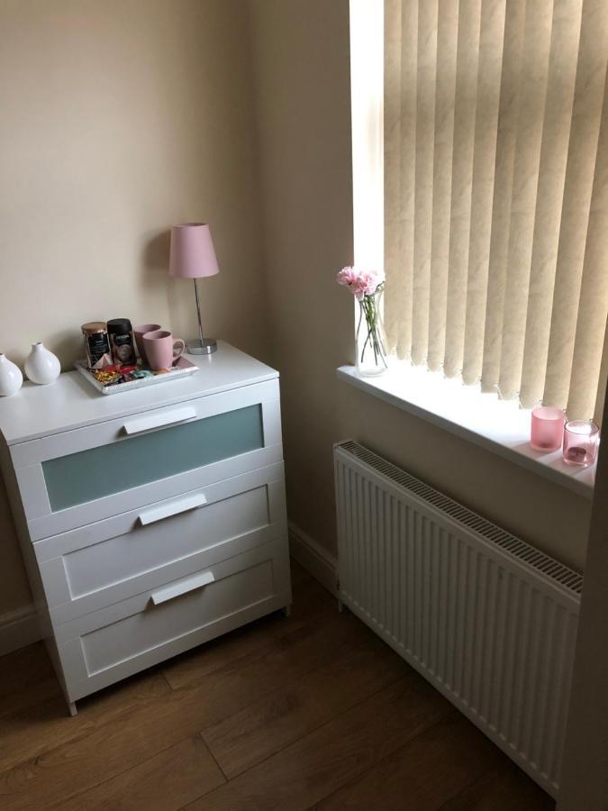 Big Room Rusholme With Tv And Private Bathroom-Parking&Wifi Manchester Esterno foto
