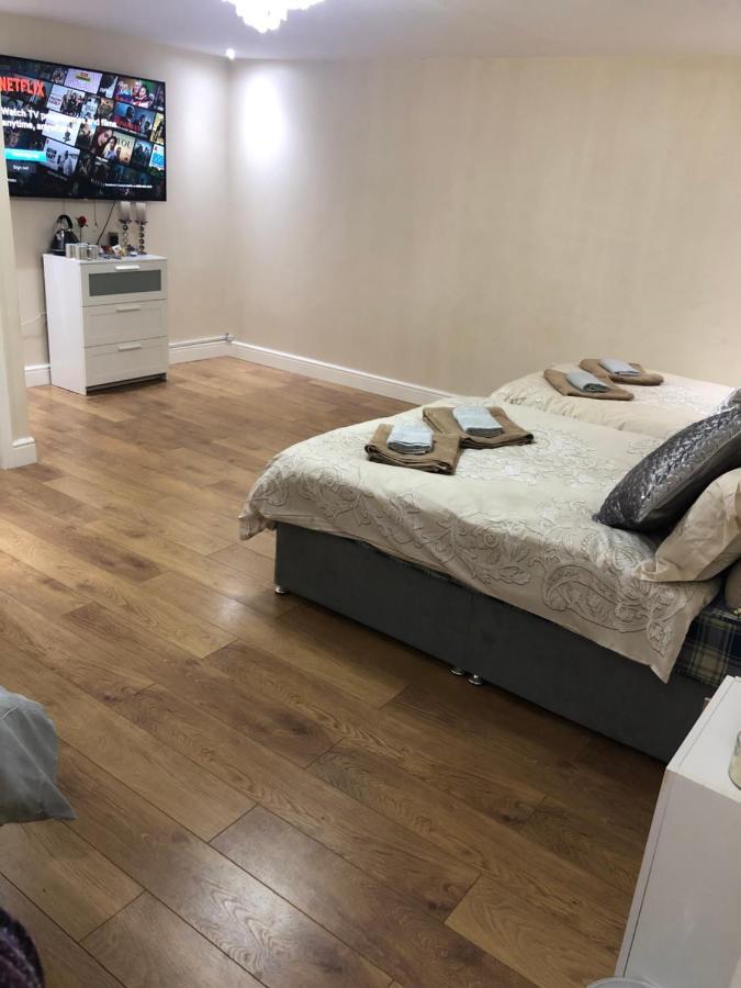Big Room Rusholme With Tv And Private Bathroom-Parking&Wifi Manchester Esterno foto