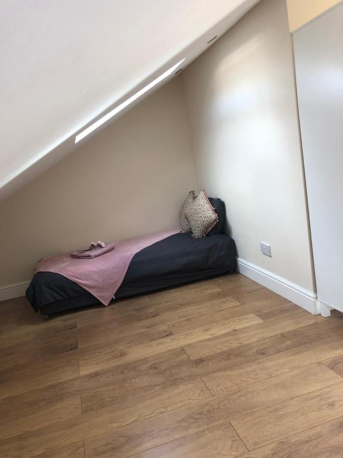 Big Room Rusholme With Tv And Private Bathroom-Parking&Wifi Manchester Esterno foto