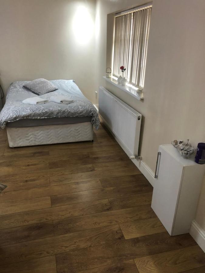 Big Room Rusholme With Tv And Private Bathroom-Parking&Wifi Manchester Esterno foto