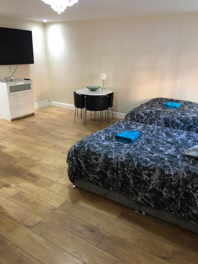 Big Room Rusholme With Tv And Private Bathroom-Parking&Wifi Manchester Esterno foto