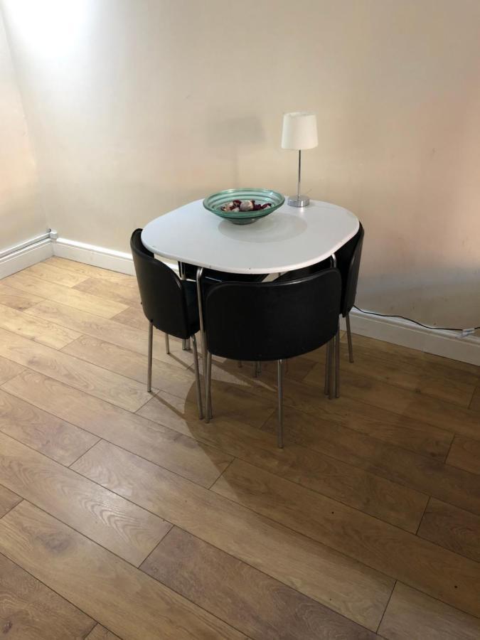 Big Room Rusholme With Tv And Private Bathroom-Parking&Wifi Manchester Esterno foto