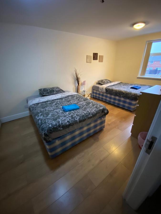 Big Room Rusholme With Tv And Private Bathroom-Parking&Wifi Manchester Esterno foto